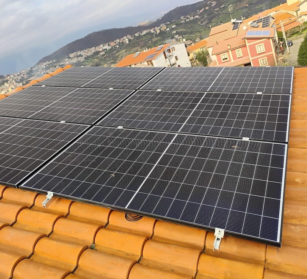Impianto fotovoltaico 10 anni di esperienza Impianto fotovoltaico 10 anni di esperienza